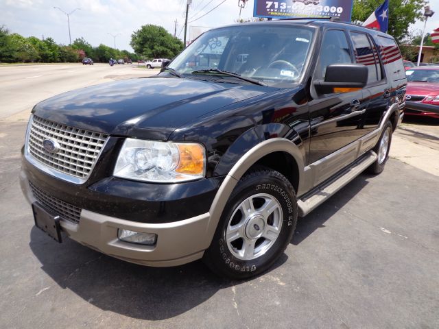 Ford Expedition 2004 photo 2