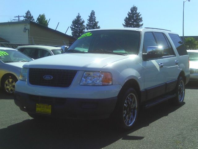 Ford Expedition 2004 photo 1