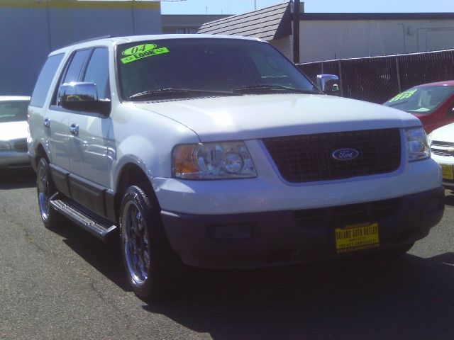 Ford Expedition 2004 photo 2