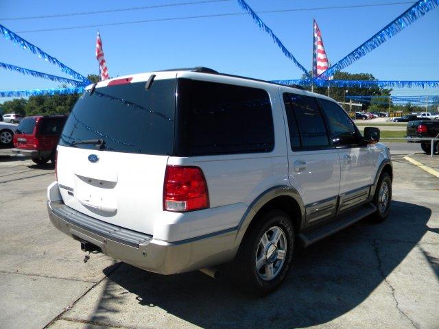 Ford Expedition 2004 photo 1