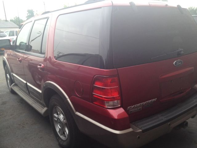 Ford Expedition 2004 photo 2