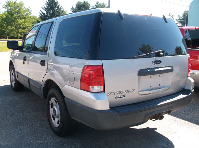 Ford Expedition 2004 photo 1