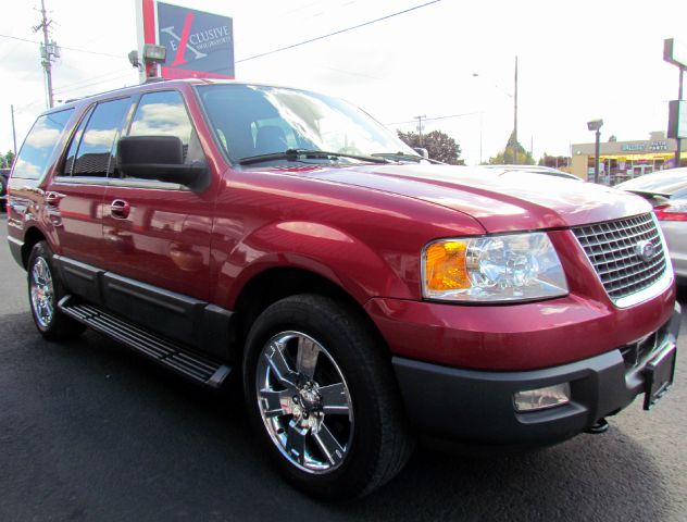 Ford Expedition MOON BOSE Quads SUV