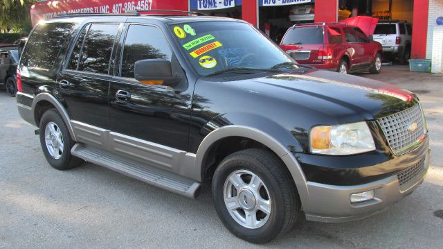 Ford Expedition 2004 photo 1