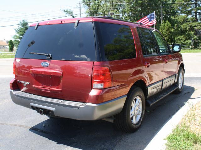 Ford Expedition 2004 photo 1