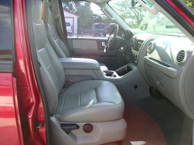 Ford Expedition 2004 photo 1