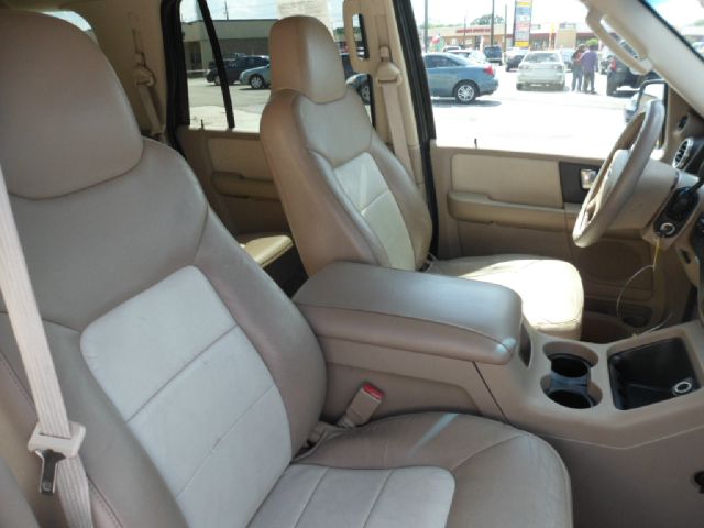 Ford Expedition 2004 photo 10