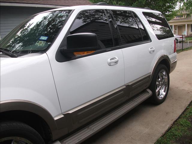 Ford Expedition 2004 photo 1