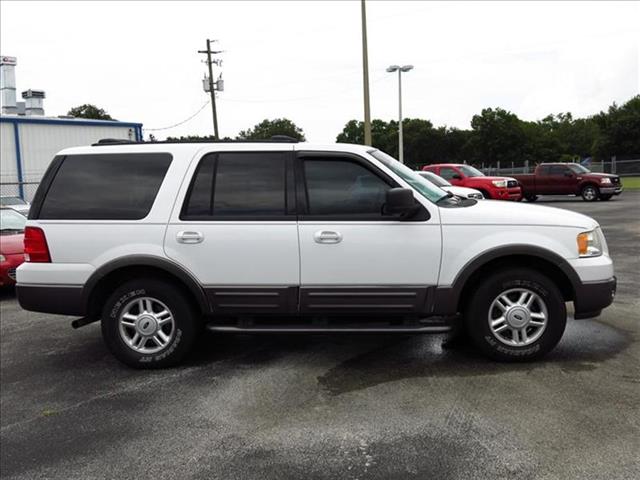 Ford Expedition 2004 photo 1