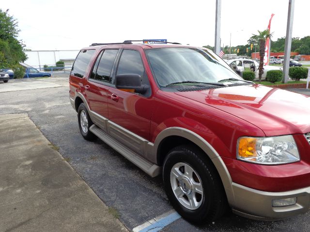 Ford Expedition 2004 photo 1