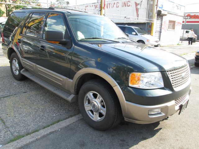 Ford Expedition 2004 photo 2