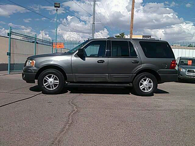 Ford Expedition 2004 photo 2