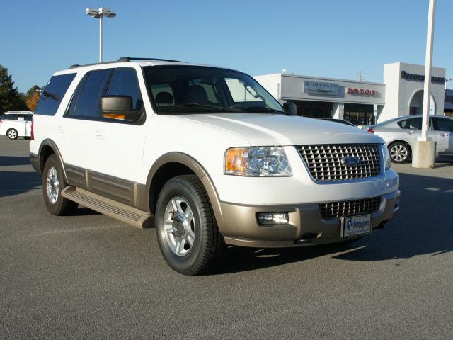 Ford Expedition 2004 photo 1