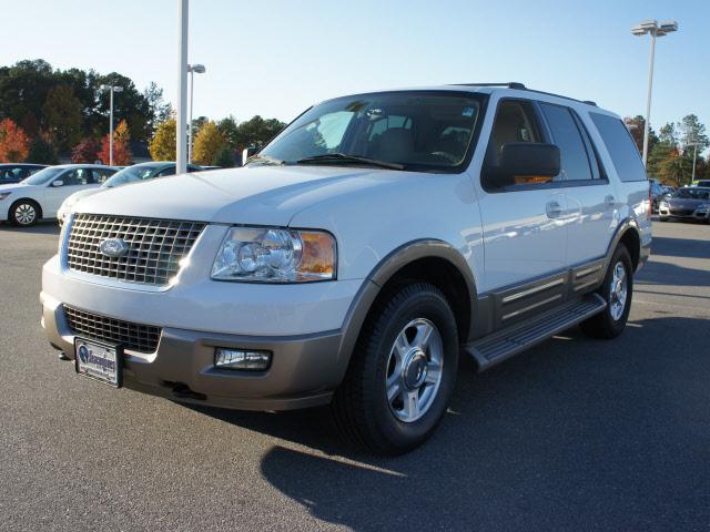 Ford Expedition 2004 photo 3