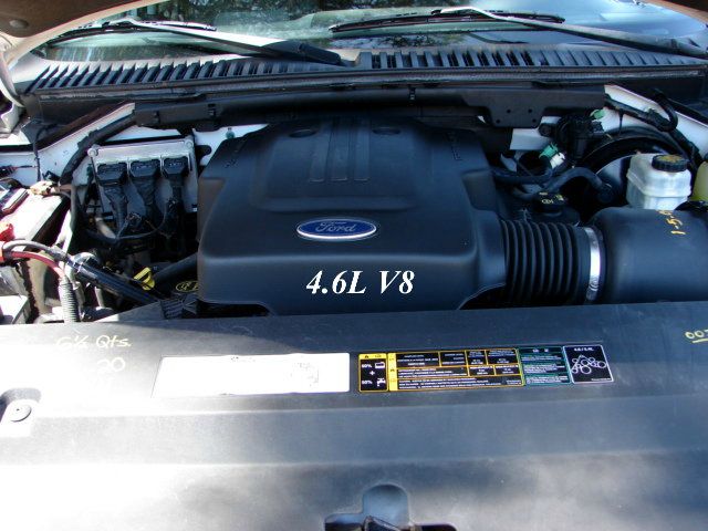 Ford Expedition 2004 photo 1