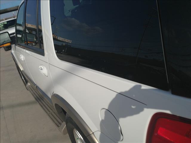 Ford Expedition 2004 photo 1