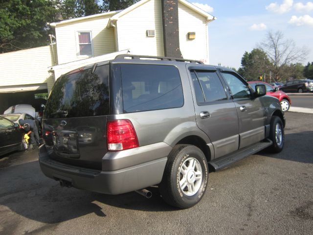 Ford Expedition 2005 photo 2