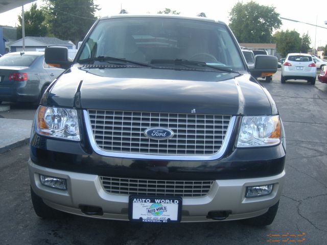 Ford Expedition E320 - Extra Sharp SUV