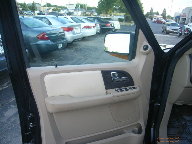 Ford Expedition 2005 photo 4