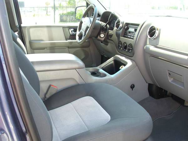 Ford Expedition 2005 photo 2