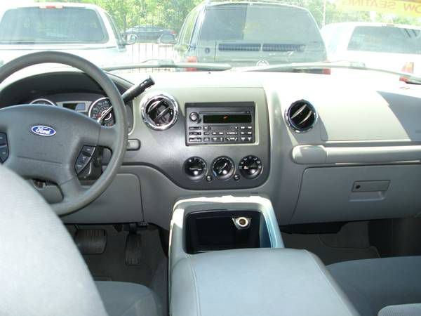 Ford Expedition 2005 photo 3