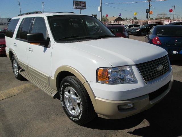 Ford Expedition 2005 photo 2