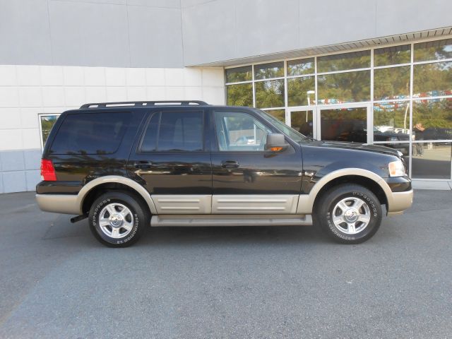 Ford Expedition 2005 photo 2