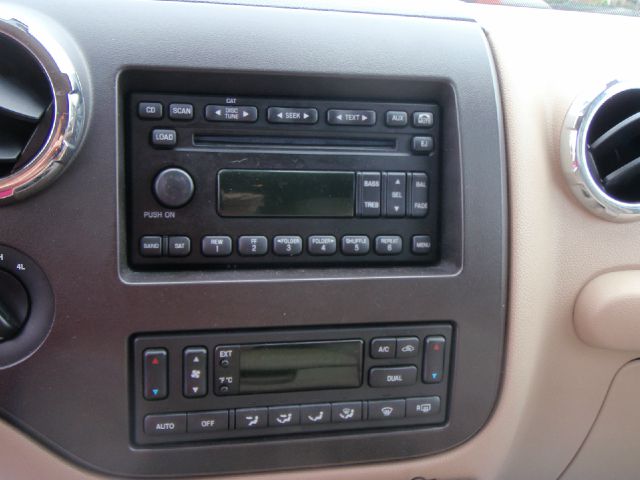 Ford Expedition 2005 photo 3