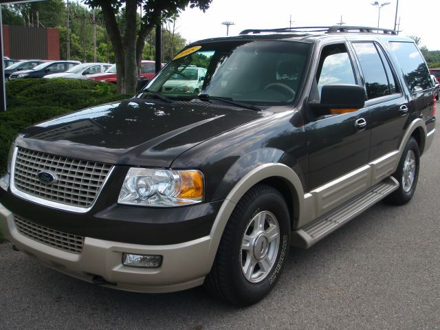 Ford Expedition E320 - Extra Sharp SUV