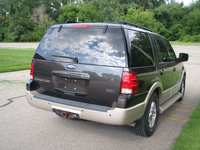 Ford Expedition 2005 photo 2