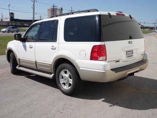 Ford Expedition 2005 photo 2