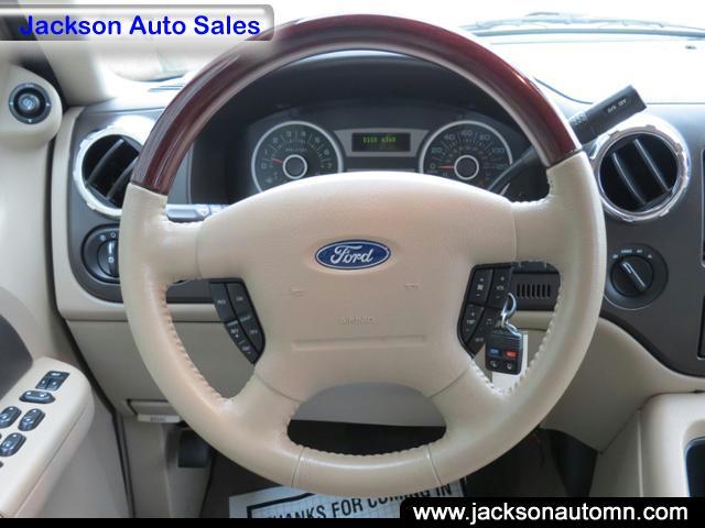 Ford Expedition 2005 photo 5