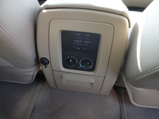 Ford Expedition 2005 photo 2