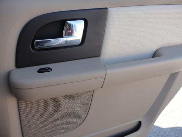 Ford Expedition 2005 photo 4