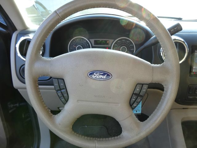 Ford Expedition 2005 photo 1