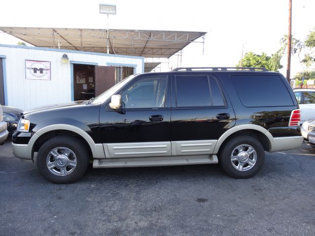 Ford Expedition 2005 photo 2