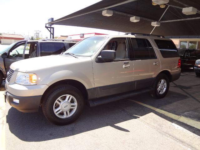 Ford Expedition 2005 photo 2