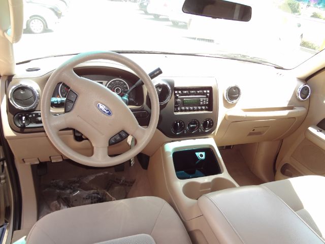 Ford Expedition 2005 photo 3