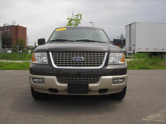 Ford Expedition 2005 photo 2