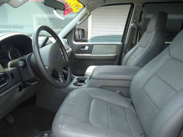 Ford Expedition 2005 photo 1