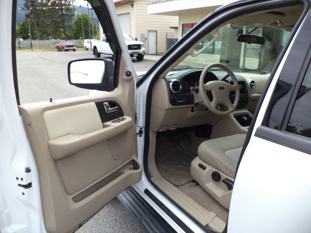 Ford Expedition 2005 photo 1