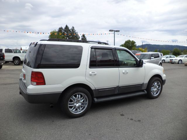 Ford Expedition 2005 photo 2