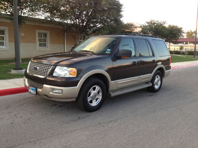 Ford Expedition 2005 photo 2