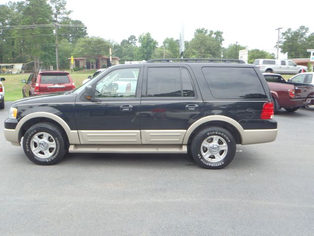 Ford Expedition E320 - Extra Sharp SUV