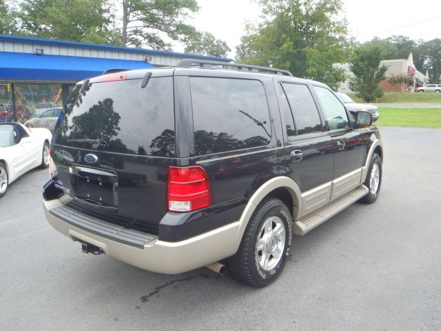 Ford Expedition 2005 photo 2