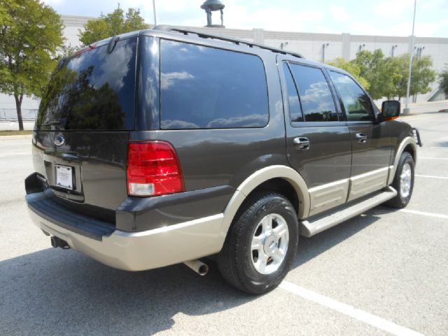 Ford Expedition 2005 photo 1