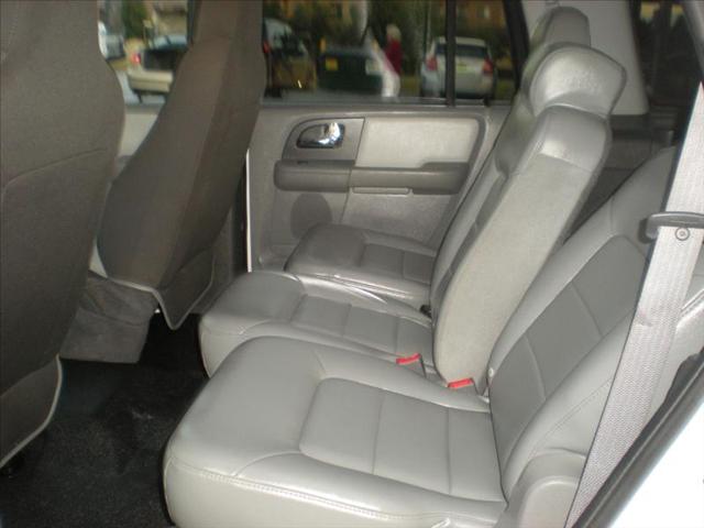 Ford Expedition 2005 photo 2