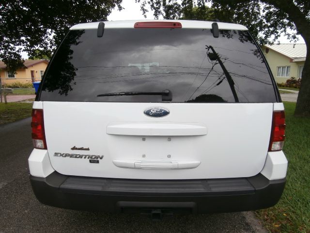 Ford Expedition 2005 photo 16