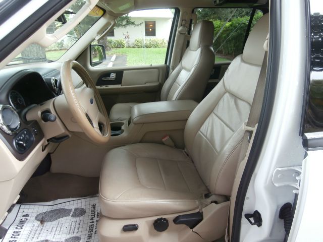 Ford Expedition 2005 photo 21