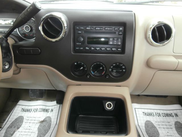 Ford Expedition 2005 photo 9